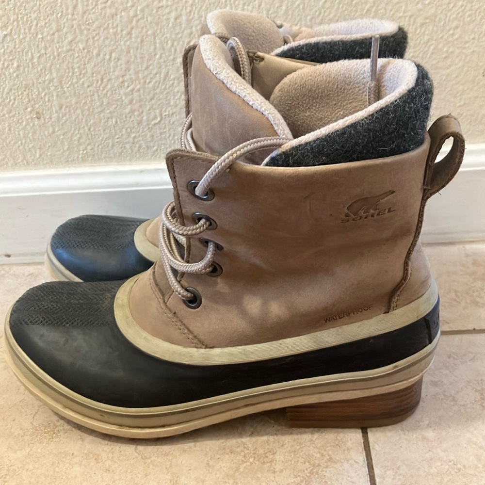 Sorel lace up water proof rain boots